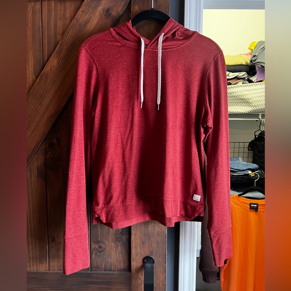 Vuori Halo Essential Hoodie Size Medium, Burgundy